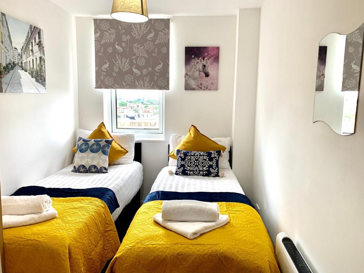 Central London 2 Bedrooms, Seperate Recption, Full Kitchen, Free Parking Exterior foto
