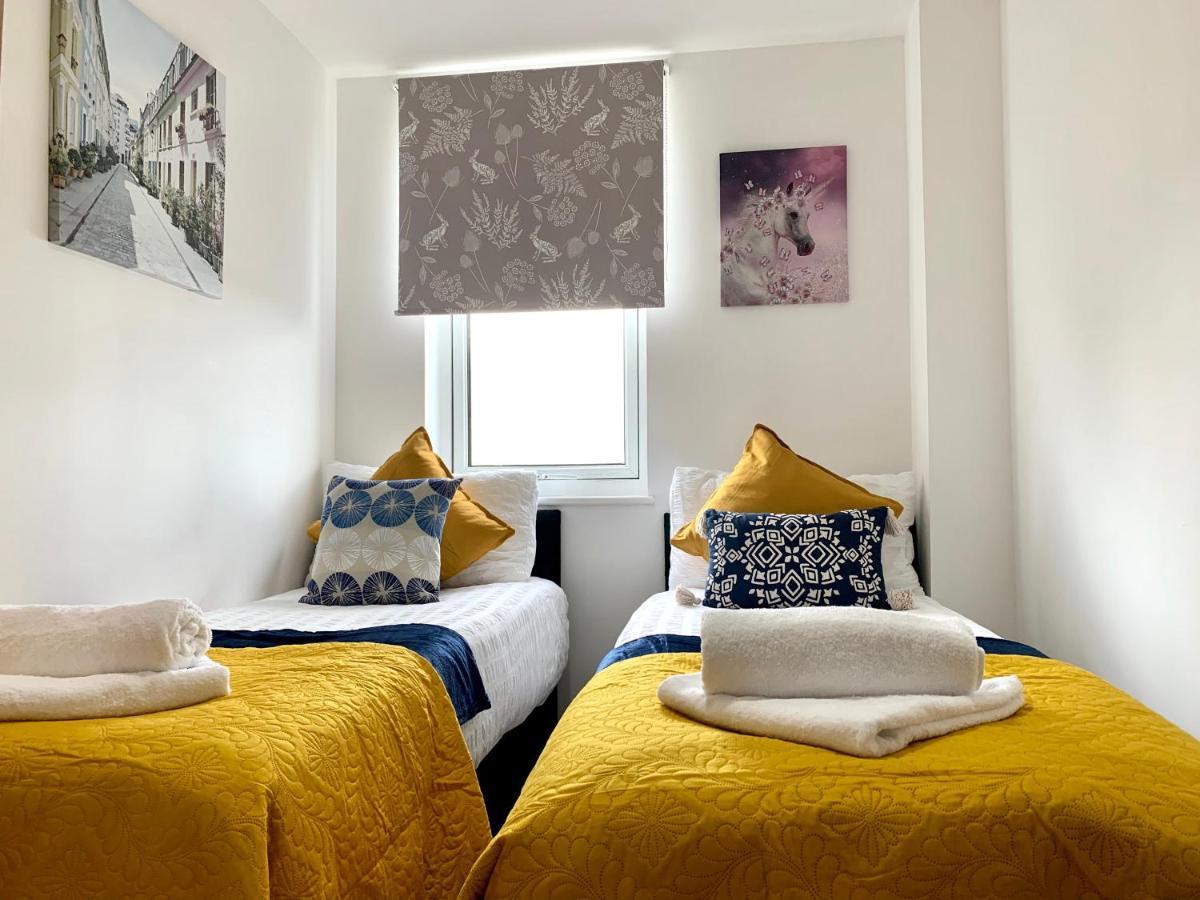 Central London 2 Bedrooms, Seperate Recption, Full Kitchen, Free Parking Exterior foto
