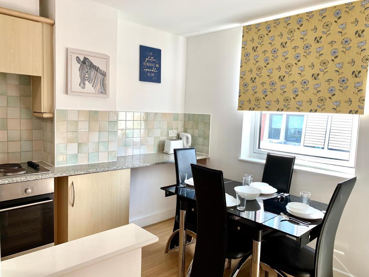 Central London 2 Bedrooms, Seperate Recption, Full Kitchen, Free Parking Exterior foto